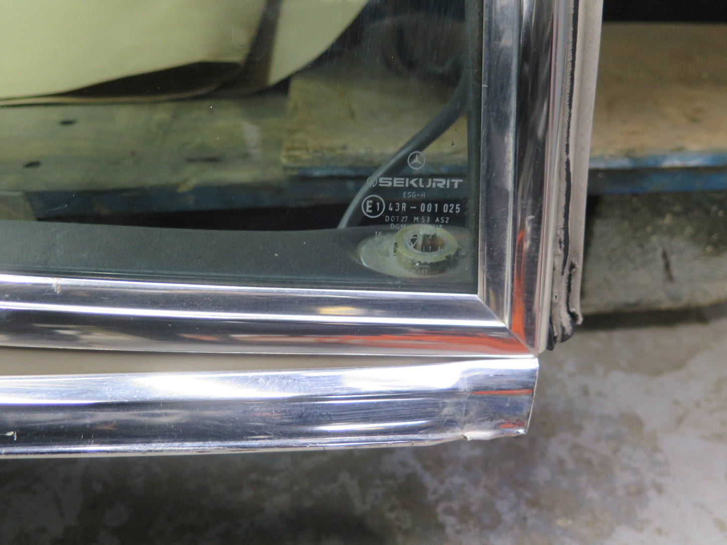 73-89 Mercedes R107 Convertible Hardtop Hard TOP Roof Panel w Glass & Mount OEM