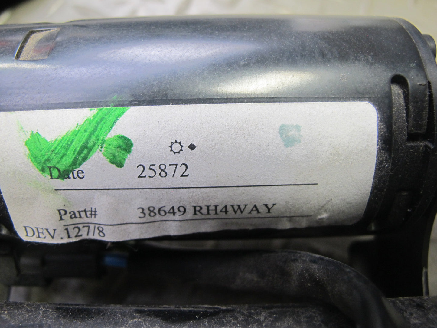 98-02 BMW E36/7 Z3 Front Right Passenger Seat Lower Frame Track Rail w Motor OEM