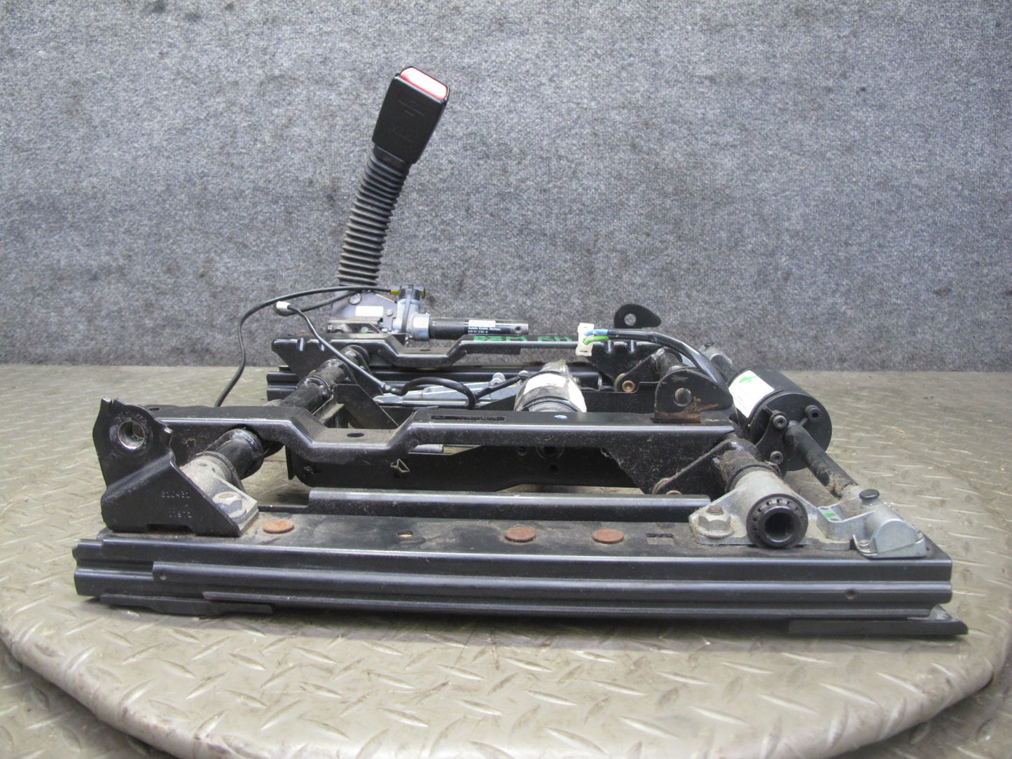 98-02 BMW E36/7 Z3 Front Right Passenger Seat Lower Frame Track Rail w Motor OEM