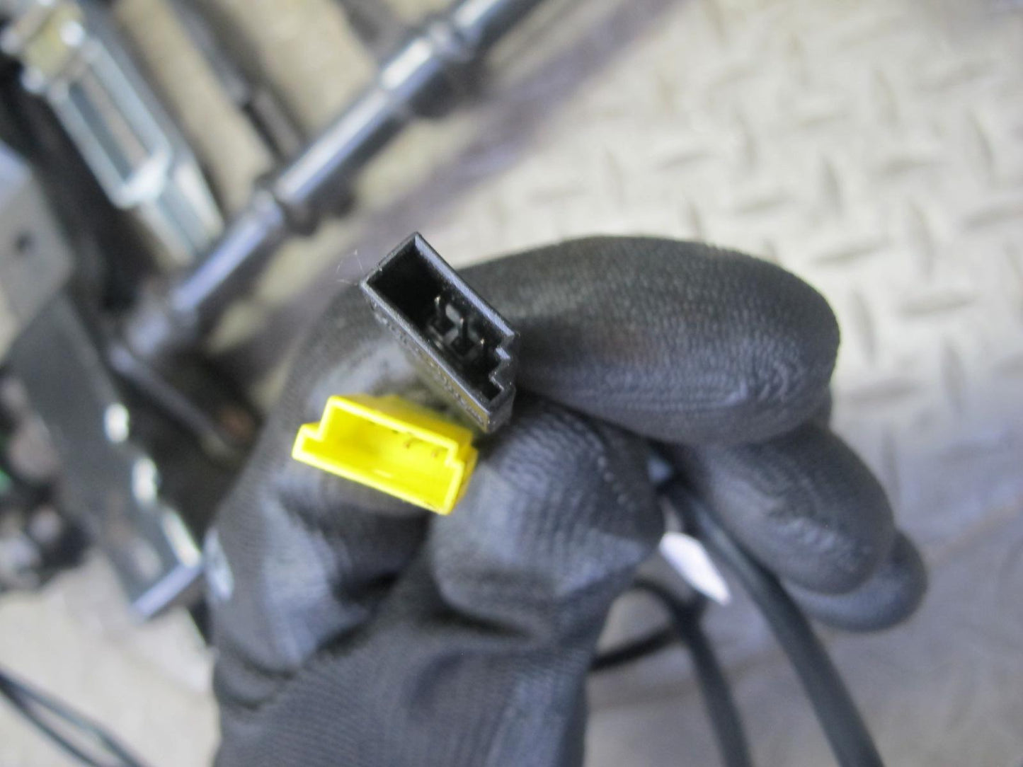 98-02 BMW E36/7 Z3 Front Right Passenger Seat Lower Frame Track Rail w Motor OEM