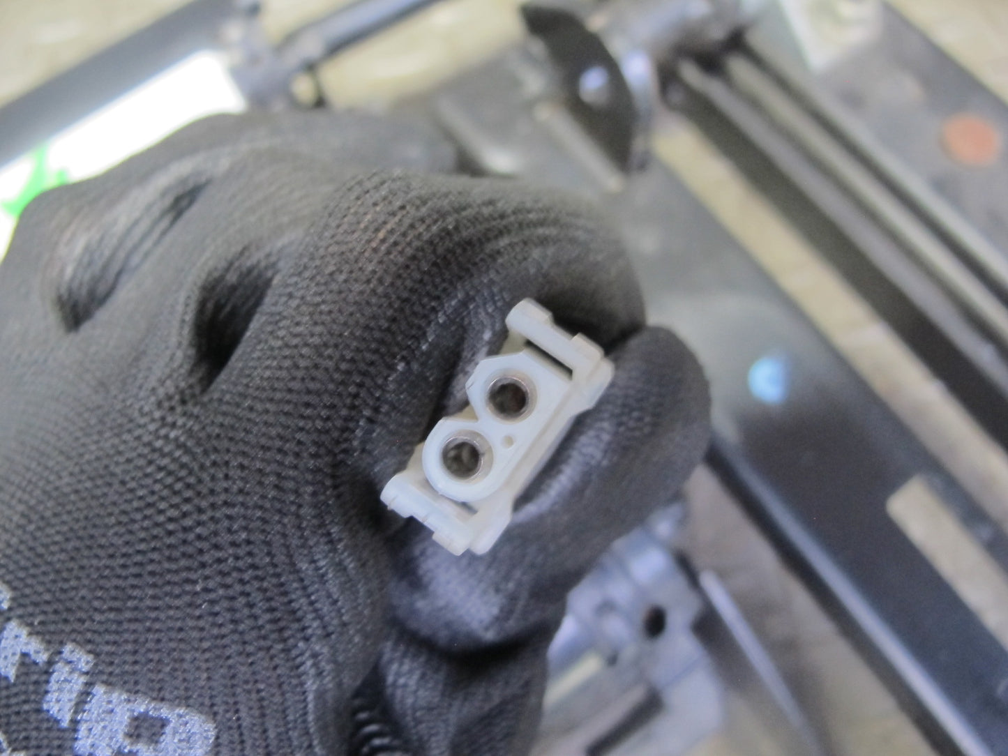 98-02 BMW E36/7 Z3 Front Right Passenger Seat Lower Frame Track Rail w Motor OEM