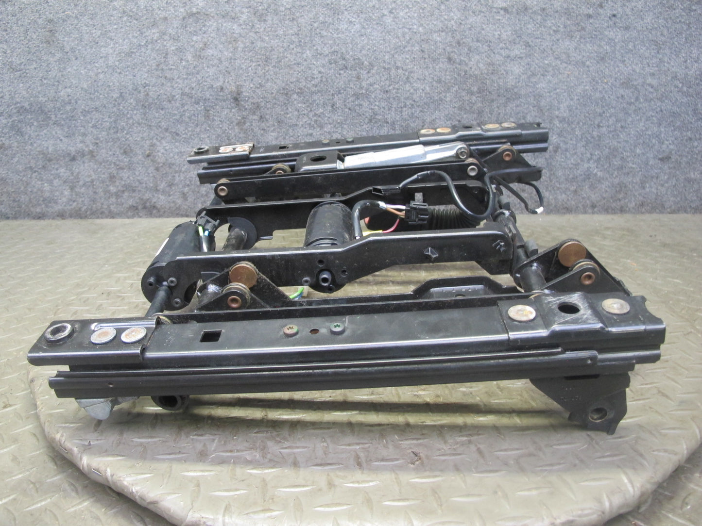 98-02 BMW E36/7 Z3 Front Right Passenger Seat Lower Frame Track Rail w Motor OEM