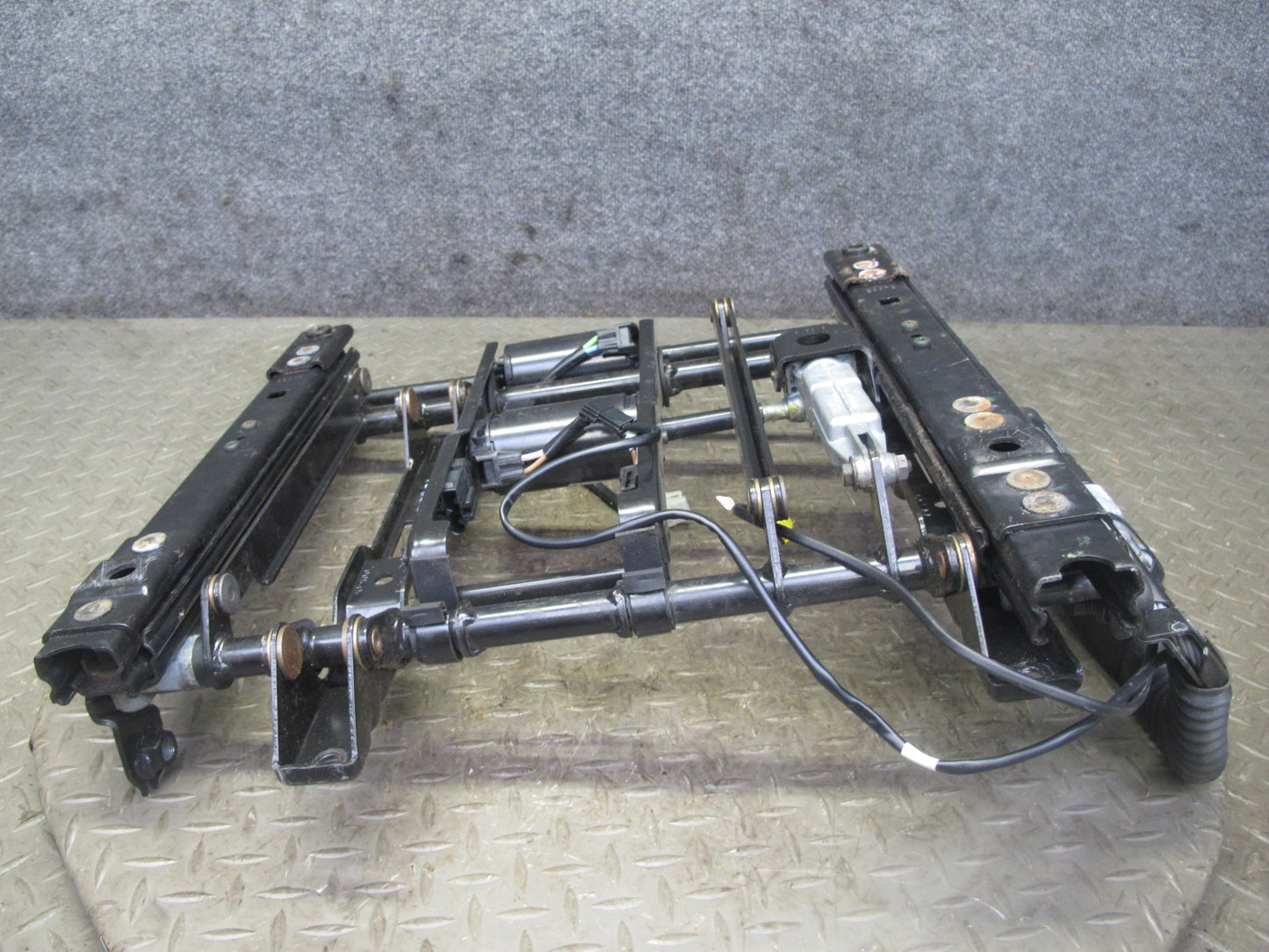 98-02 BMW E36/7 Z3 Front Right Passenger Seat Lower Frame Track Rail w Motor OEM