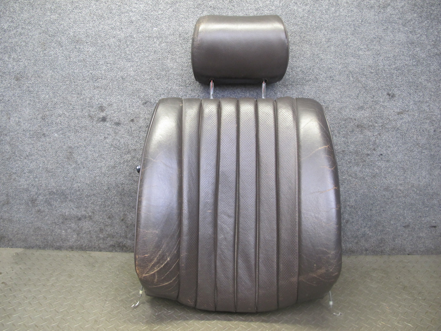 81-85 Mercedes R107 380SL Front Right Seat Upper Leather Cushion Brazil OEM