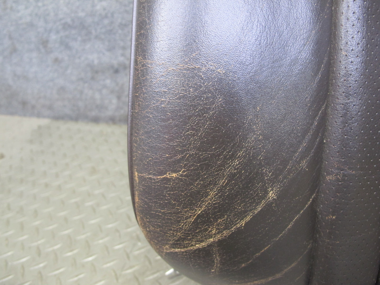 81-85 Mercedes R107 380SL Front Right Seat Upper Leather Cushion Brazil OEM