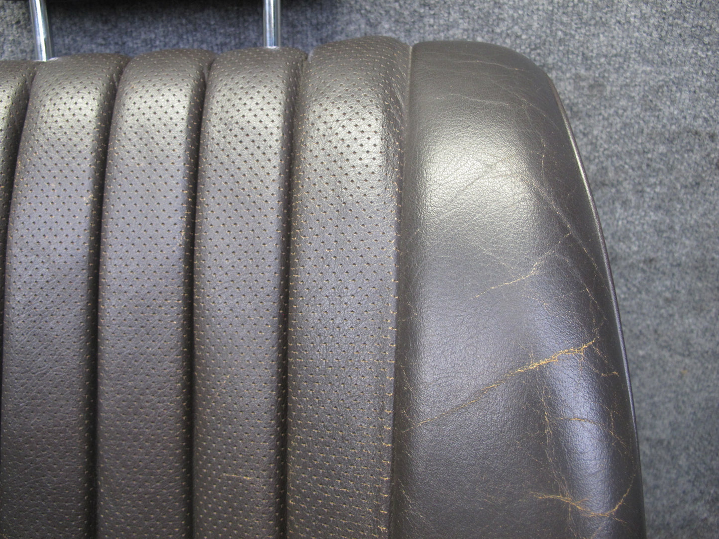 81-85 Mercedes R107 380SL Front Right Seat Upper Leather Cushion Brazil OEM