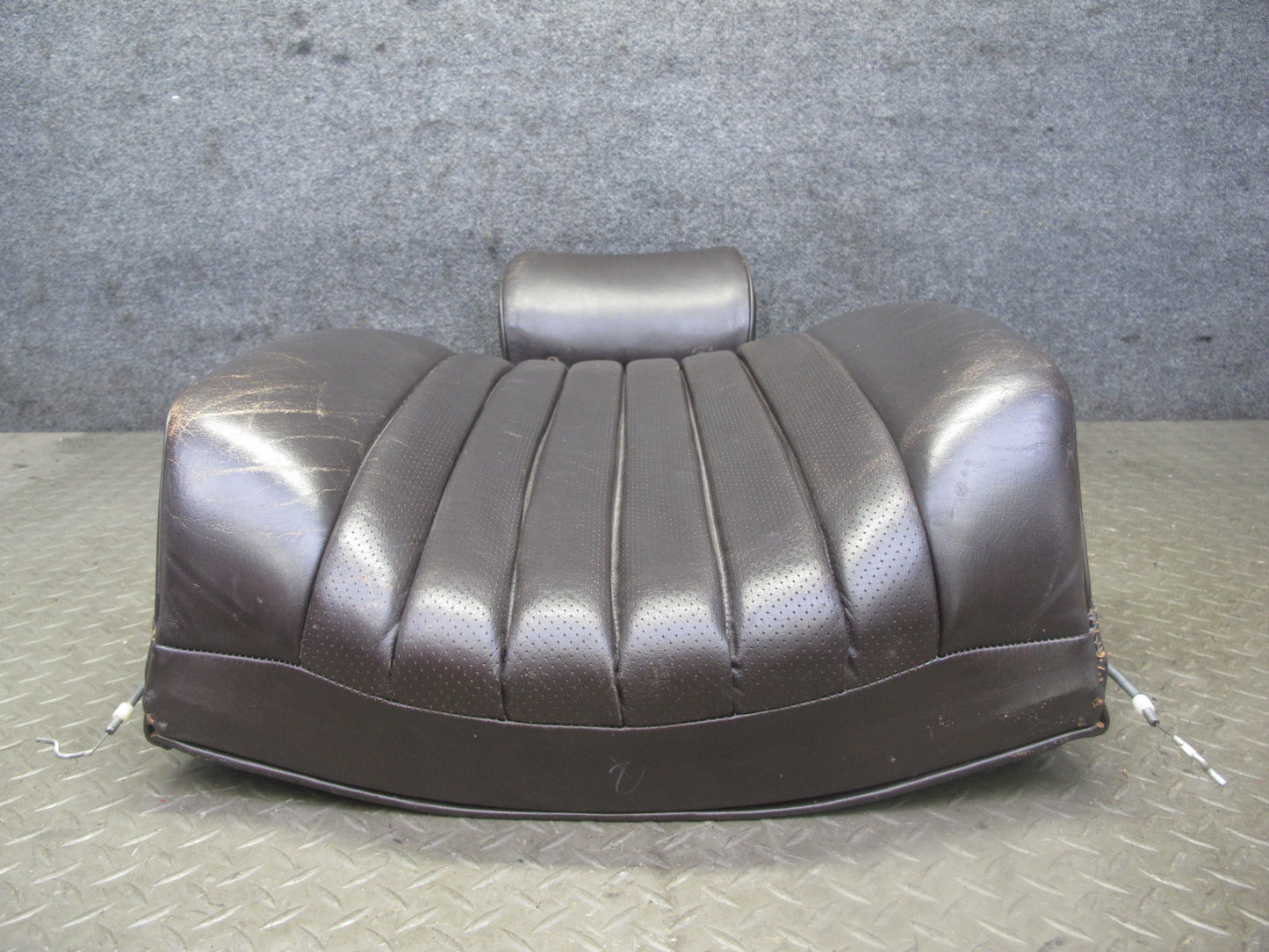 81-85 Mercedes R107 380SL Front Right Seat Upper Leather Cushion Brazil OEM