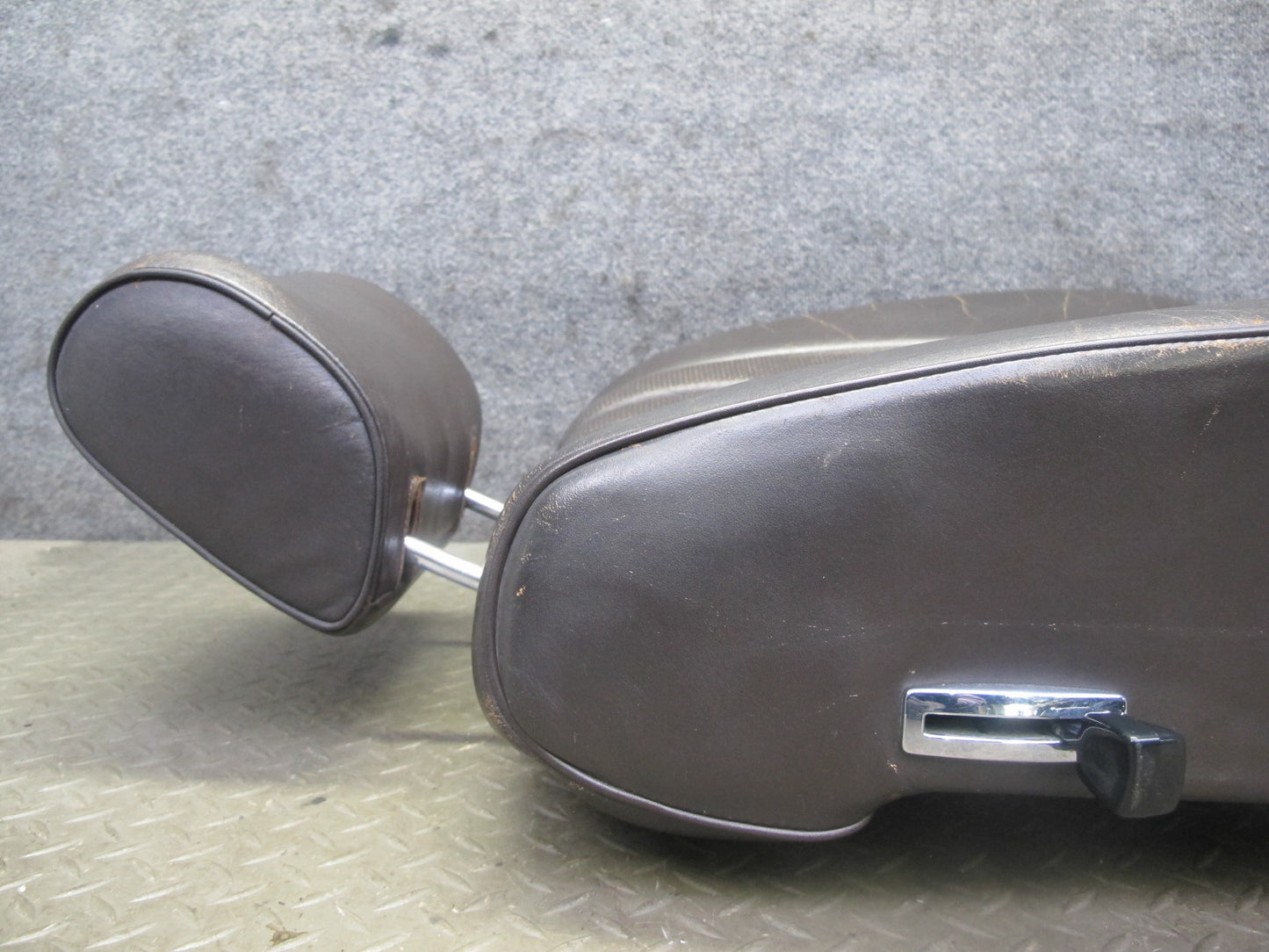 81-85 Mercedes R107 380SL Front Right Seat Upper Leather Cushion Brazil OEM