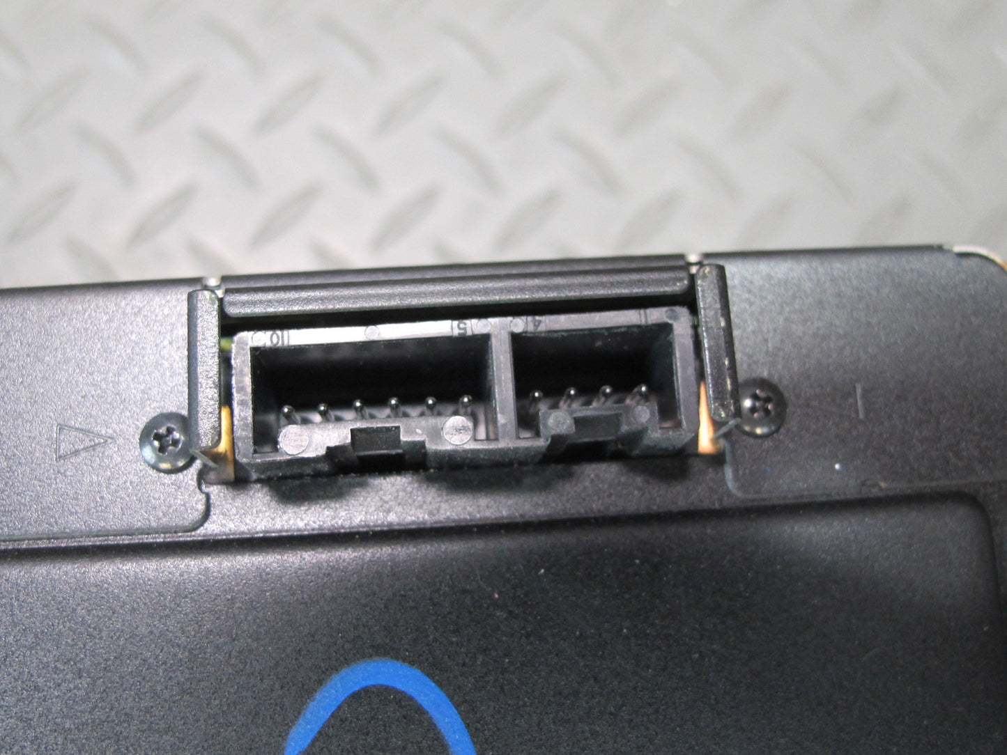 97-04 Chevrolet Corvette C5 12 Dics CD Changer Pioneer 25685332 OEM