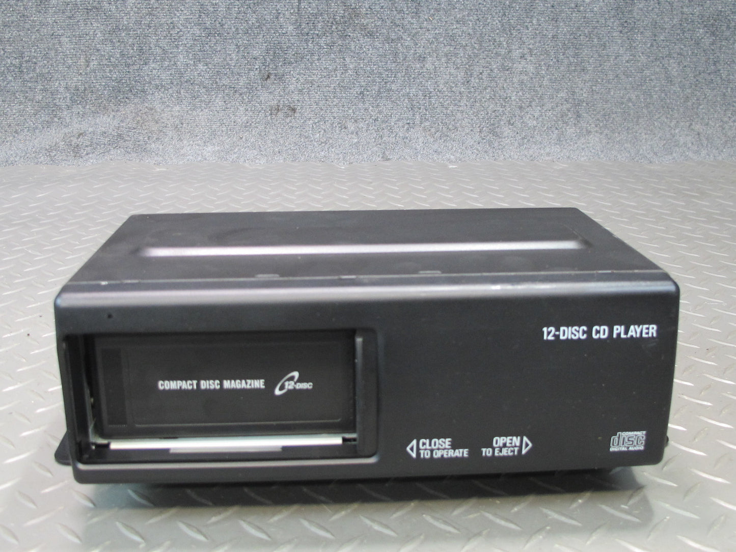 97-04 Chevrolet Corvette C5 12 Dics CD Changer Pioneer 25685332 OEM