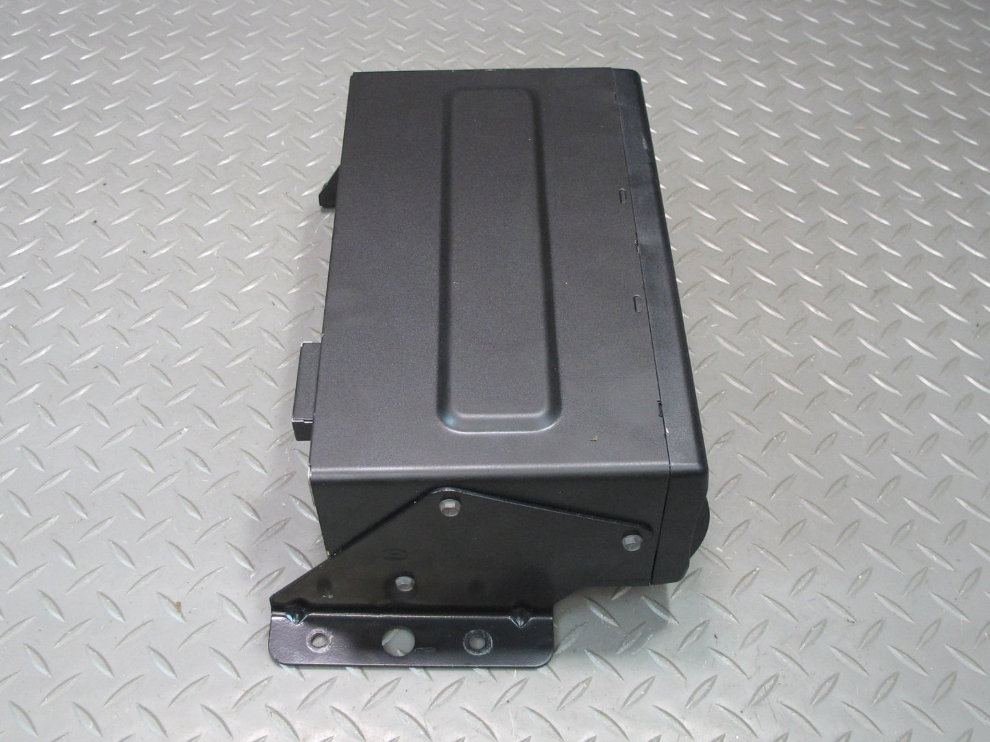 97-04 Chevrolet Corvette C5 12 Dics CD Changer Pioneer 25685332 OEM