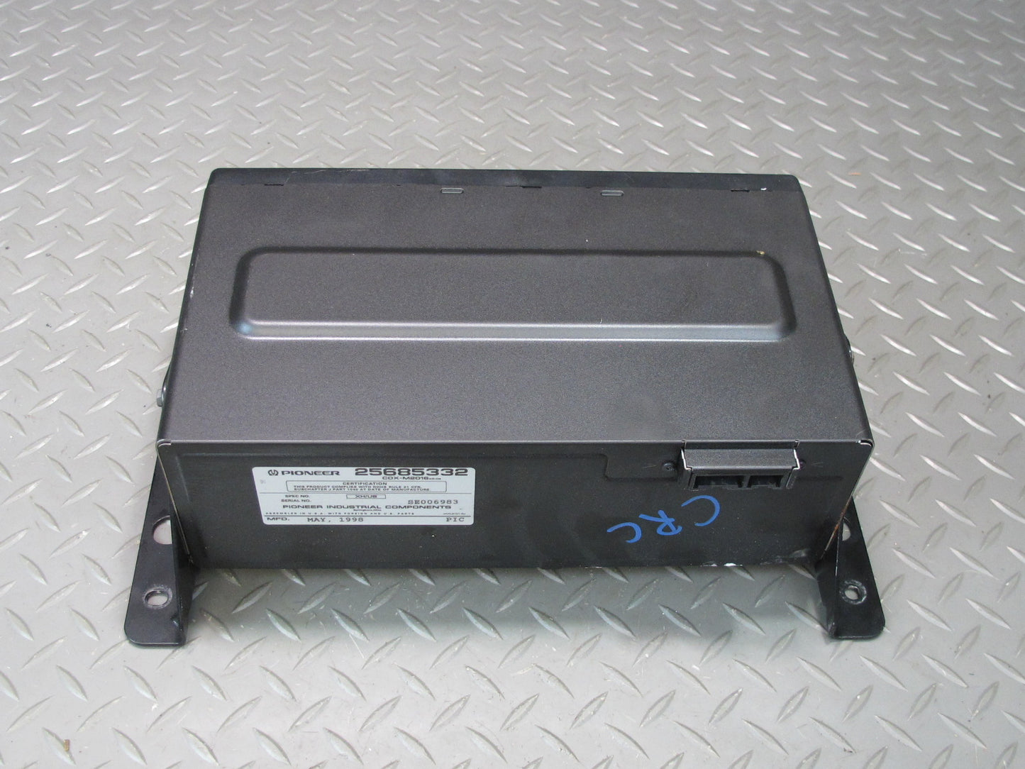 97-04 Chevrolet Corvette C5 12 Dics CD Changer Pioneer 25685332 OEM