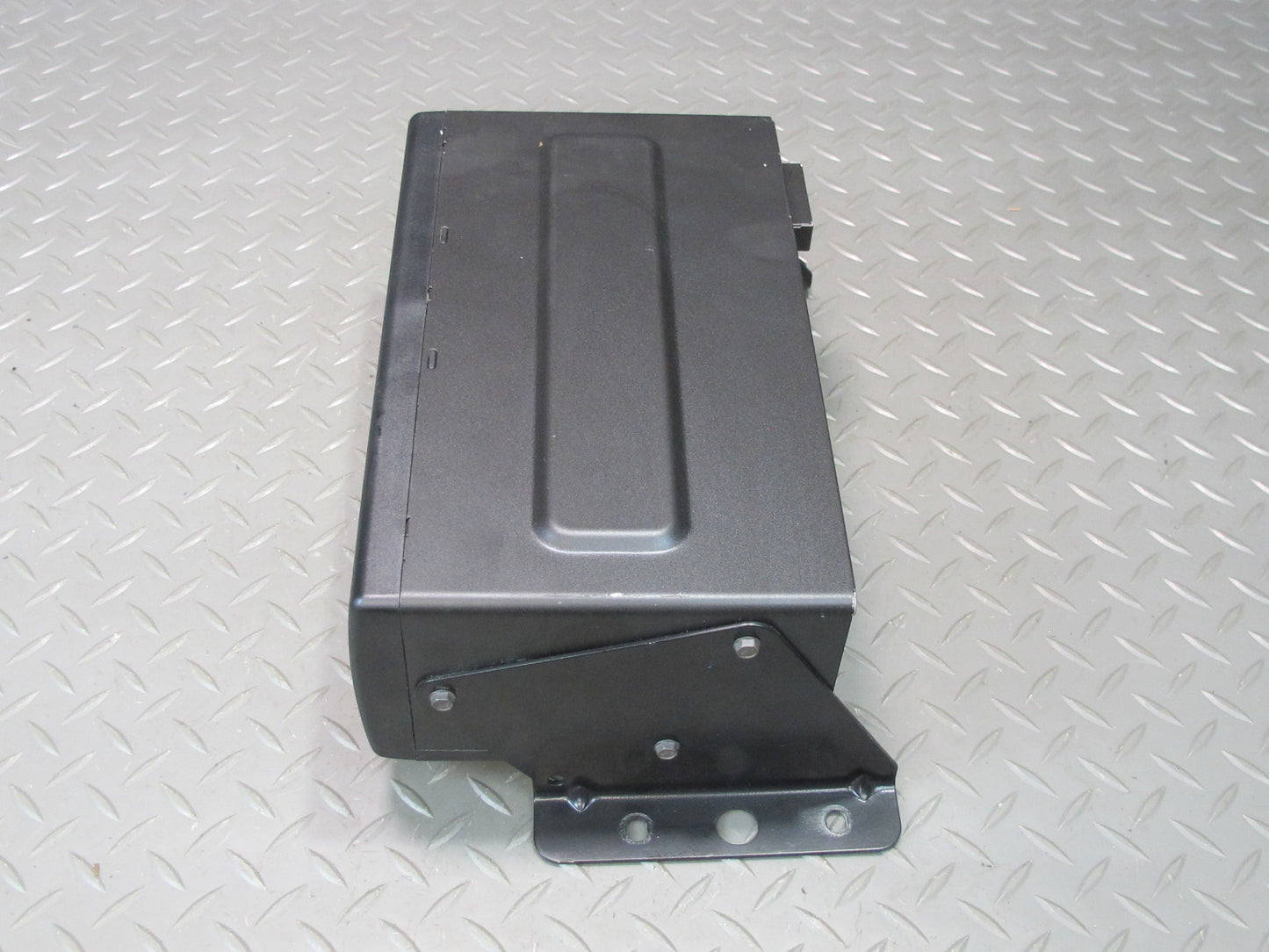 97-04 Chevrolet Corvette C5 12 Dics CD Changer Pioneer 25685332 OEM