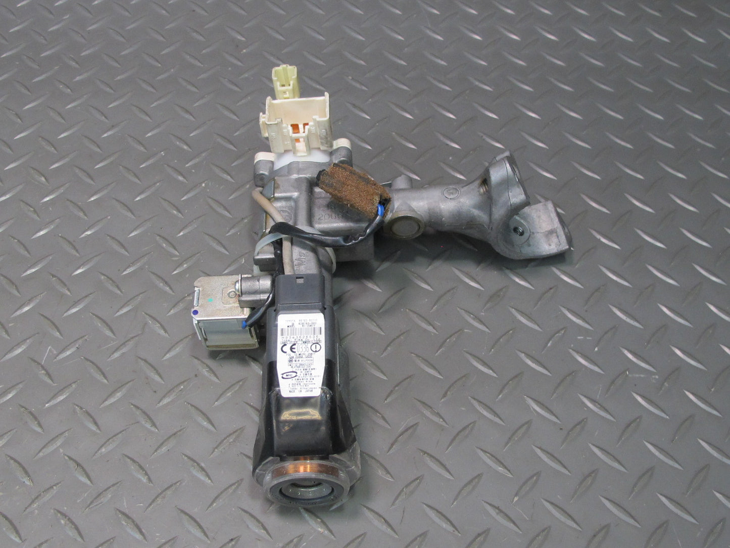 2006 Lexus UZJ100L LX470 2UZFE Engine ECU Transalate Ignition Switch Lock Set