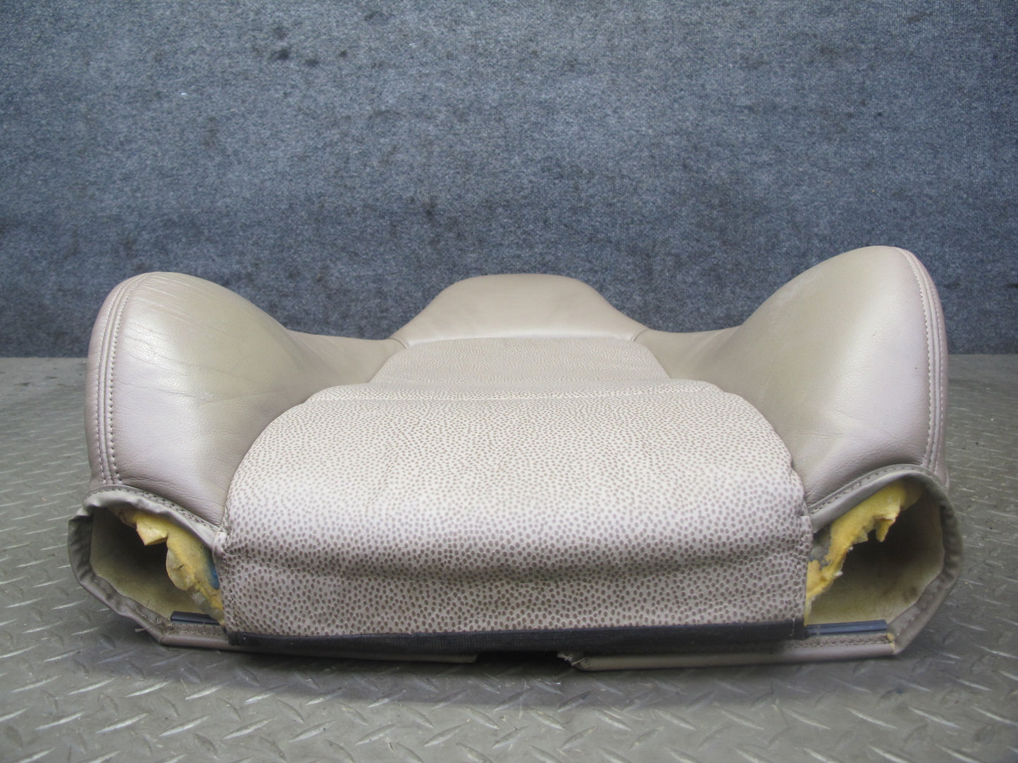 96-98 BMW E36/7 Z3 Roadster Front Right Seat Upper Leather Cushion Beige OEM