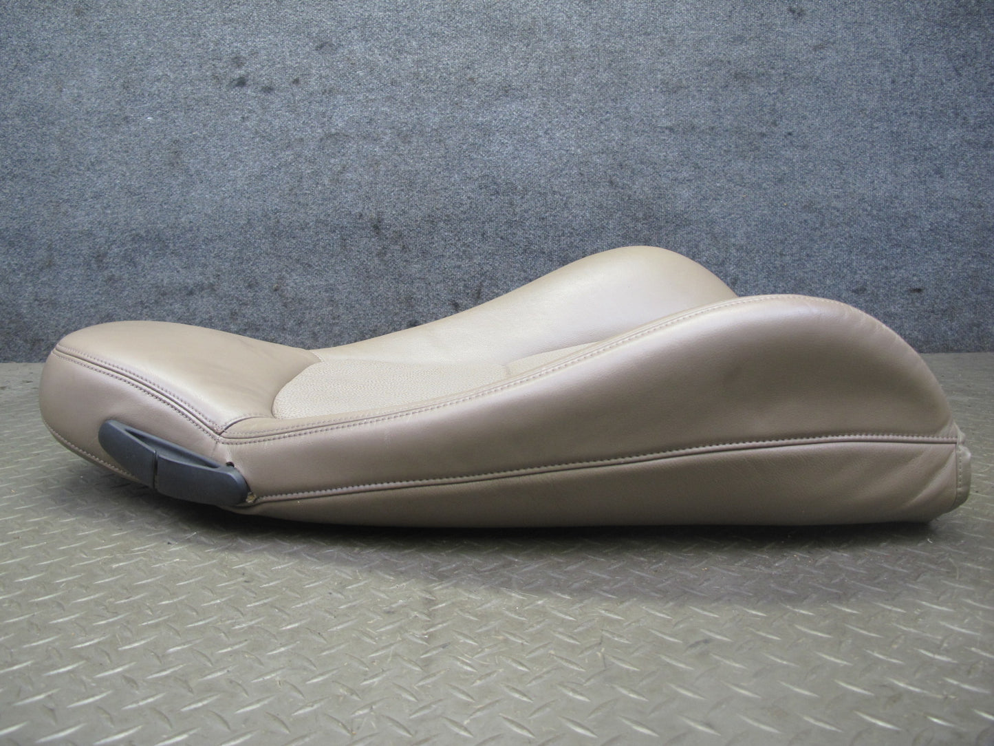 96-98 BMW E36/7 Z3 Roadster Front Right Seat Upper Leather Cushion Beige OEM