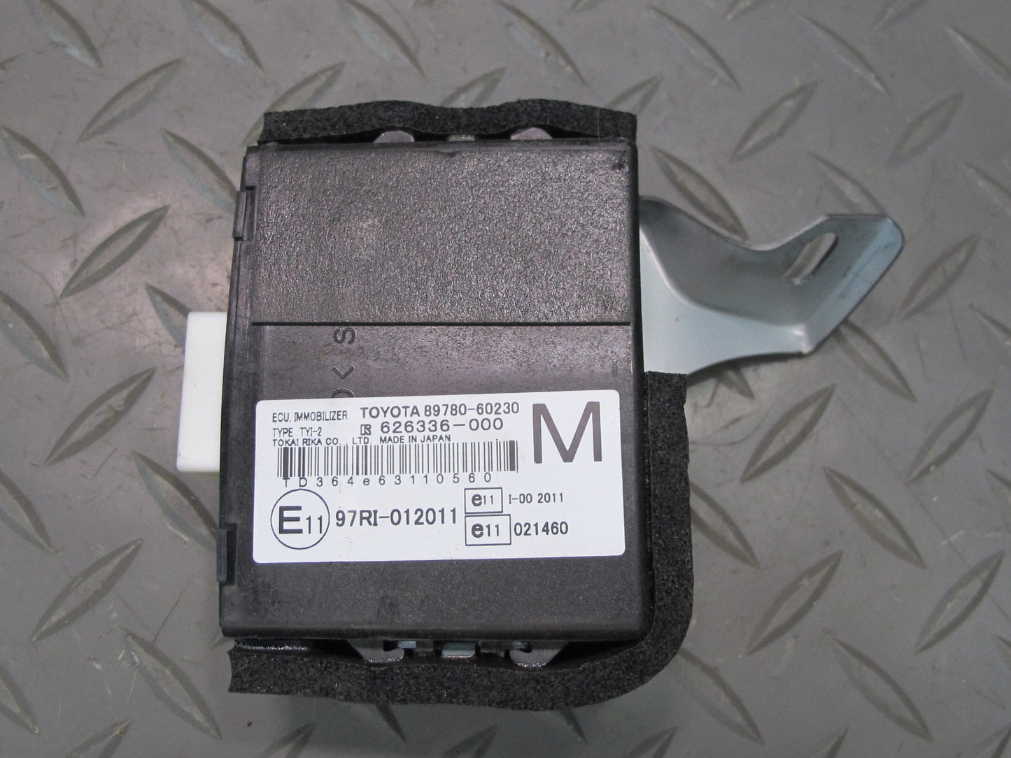 2006 Lexus UZJ100L LX470 2UZFE Engine ECU Transalate Ignition Switch Lock Set