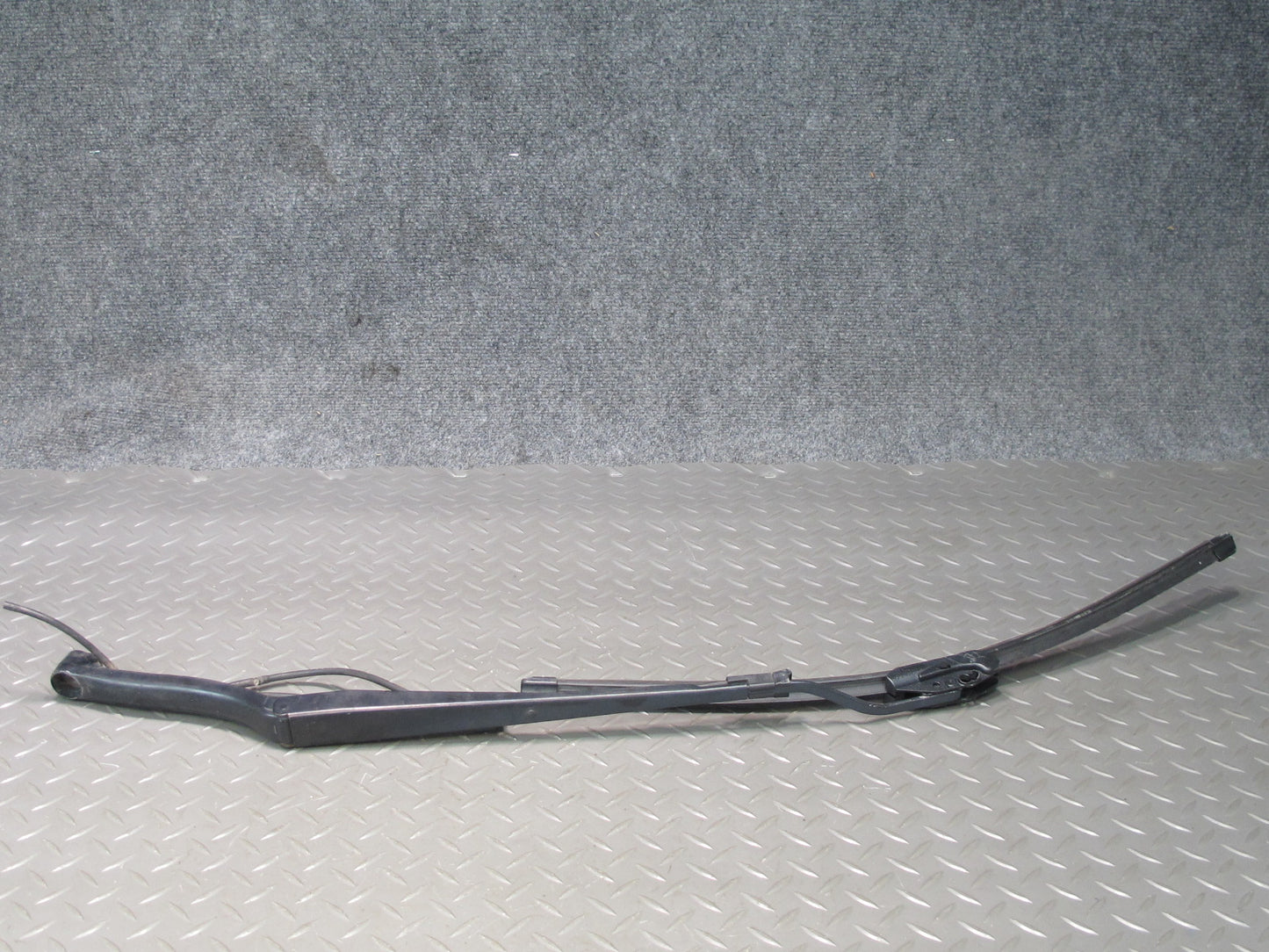 97-04 Chevrolet Corvette C5 Set of 2 Left & Right Windshield Wiper Arm OEM