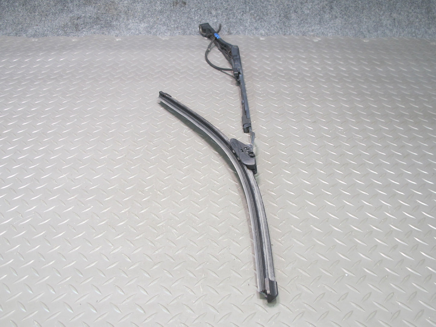 97-04 Chevrolet Corvette C5 Set of 2 Left & Right Windshield Wiper Arm OEM