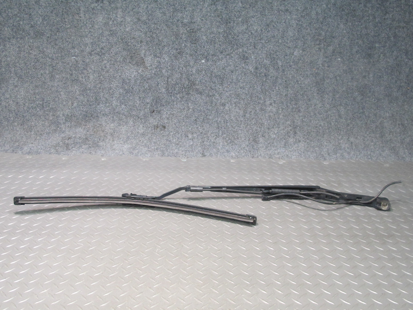 97-04 Chevrolet Corvette C5 Set of 2 Left & Right Windshield Wiper Arm OEM