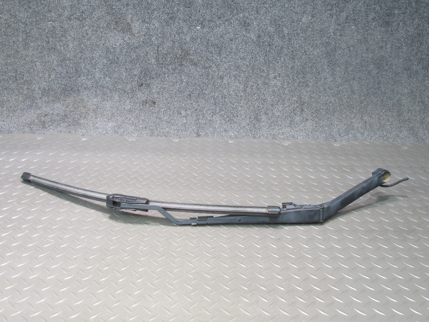 97-04 Chevrolet Corvette C5 Set of 2 Left & Right Windshield Wiper Arm OEM