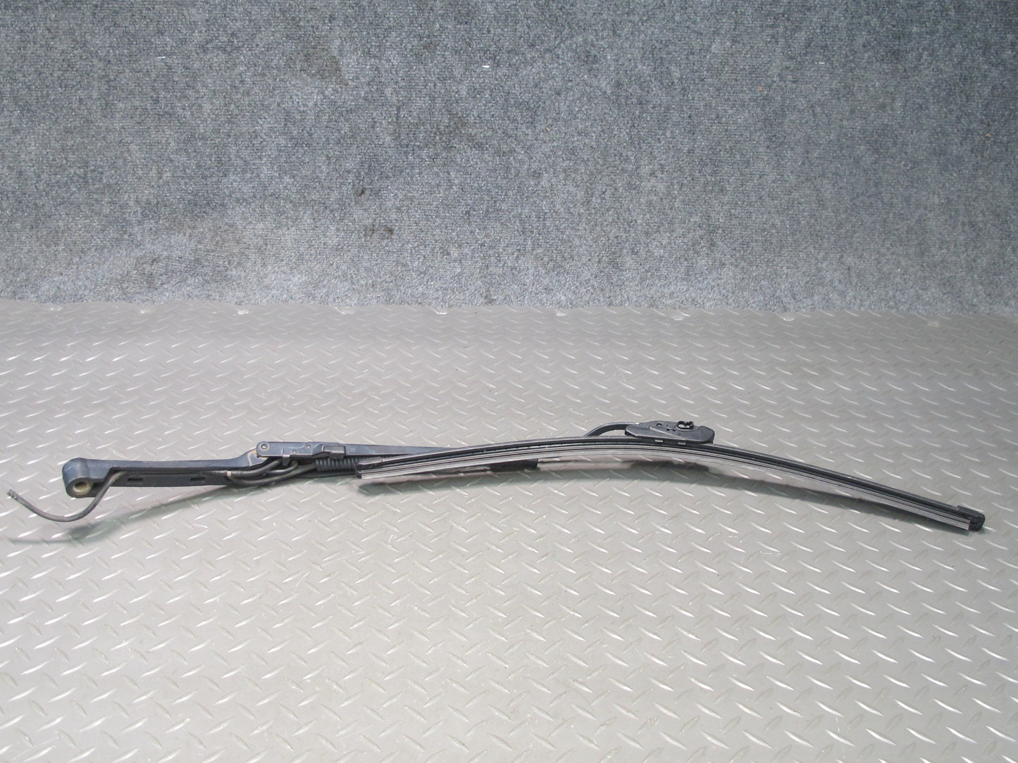 97-04 Chevrolet Corvette C5 Set of 2 Left & Right Windshield Wiper Arm OEM