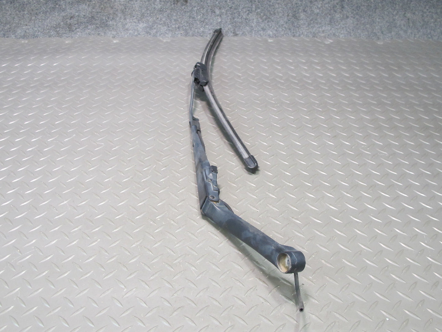 97-04 Chevrolet Corvette C5 Set of 2 Left & Right Windshield Wiper Arm OEM
