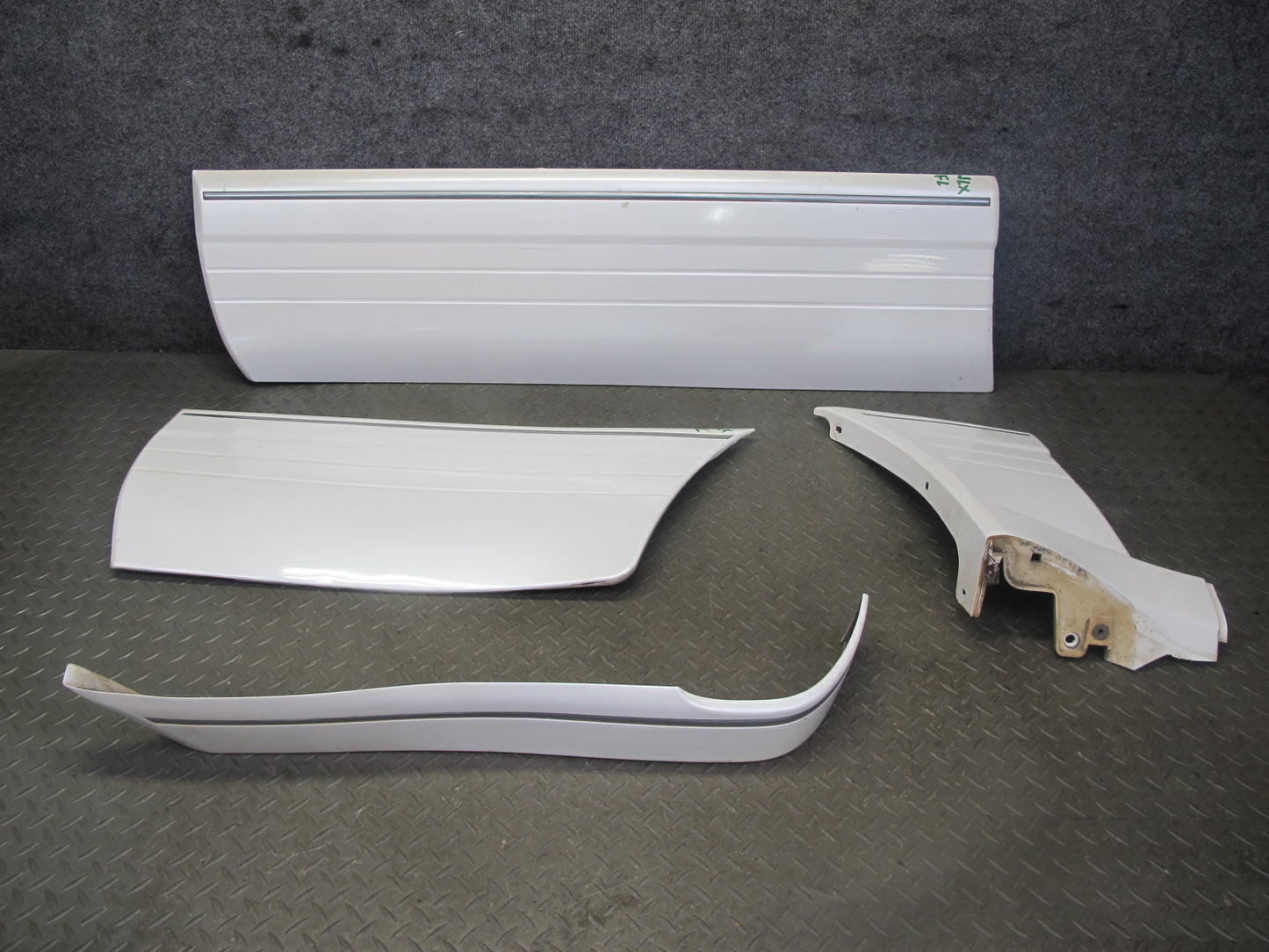 03-07 Lexus LX470 Front & Rear Left Door Fender Lower Trim Molding Set of 4