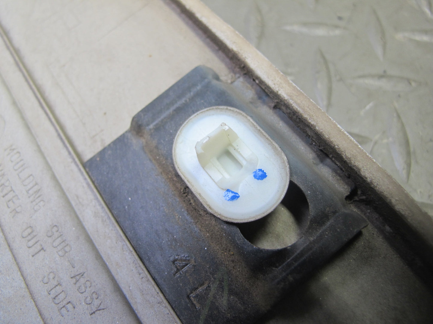 03-07 Lexus LX470 Front & Rear Left Door Fender Lower Trim Molding Set of 4