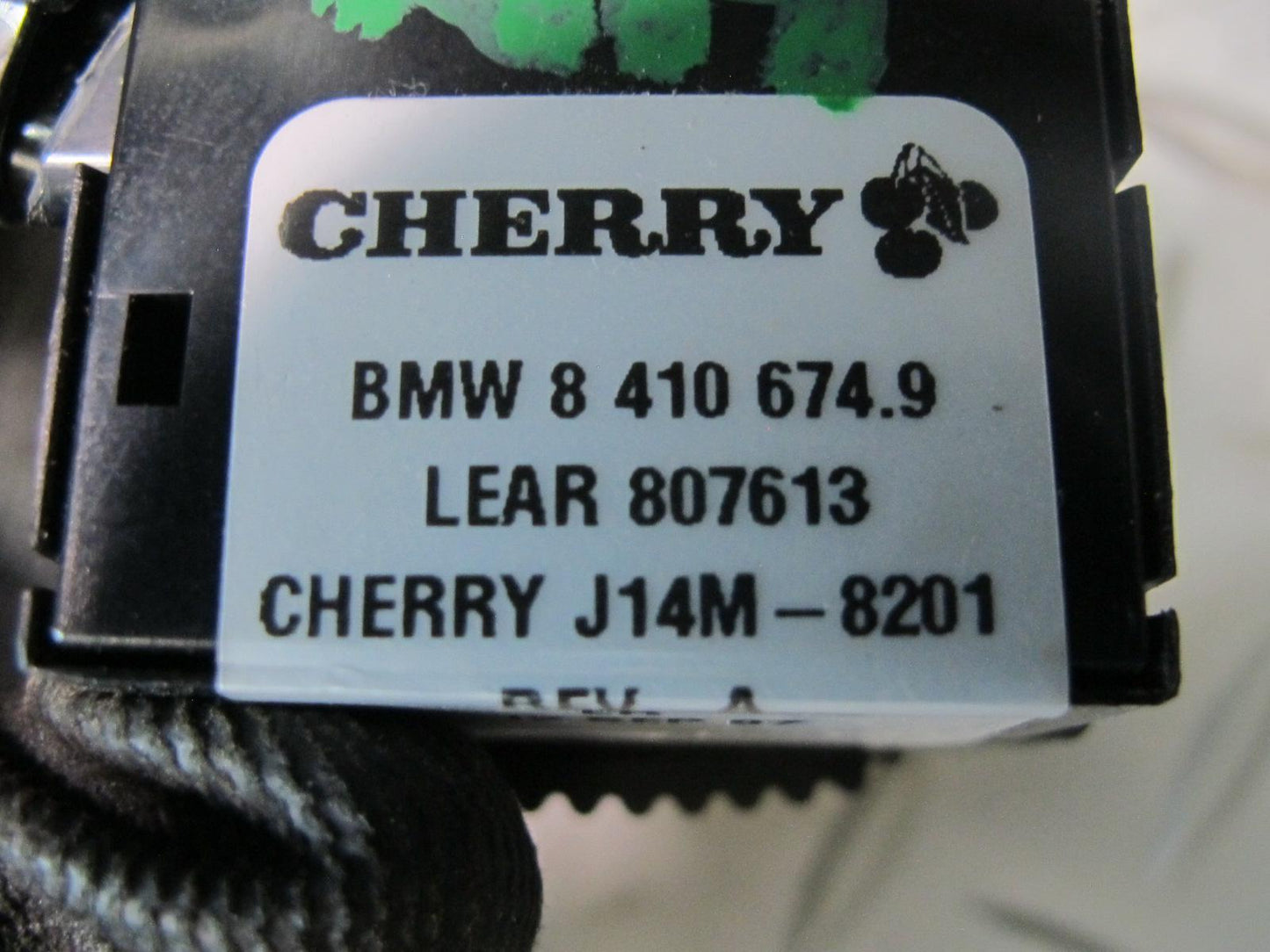 96-02 BMW E36/7 Z3 Roadster Right Seat Adjust Switch w Wire Harness 8410674 OEM