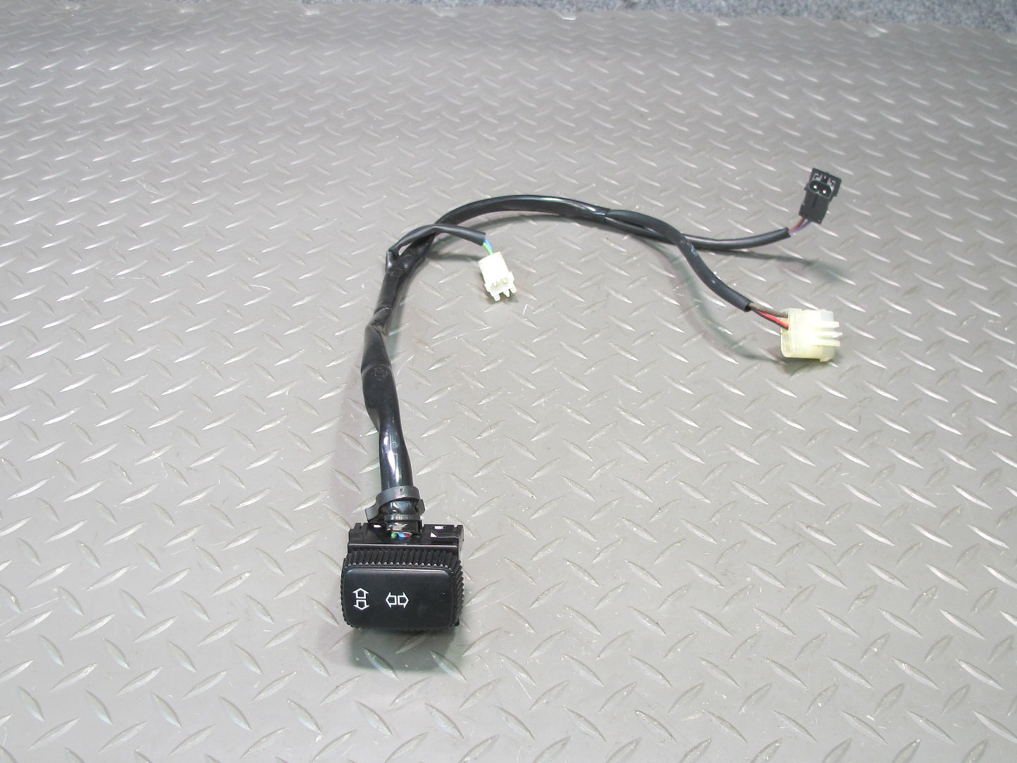 96-02 BMW E36/7 Z3 Roadster Right Seat Adjust Switch w Wire Harness 8410674 OEM