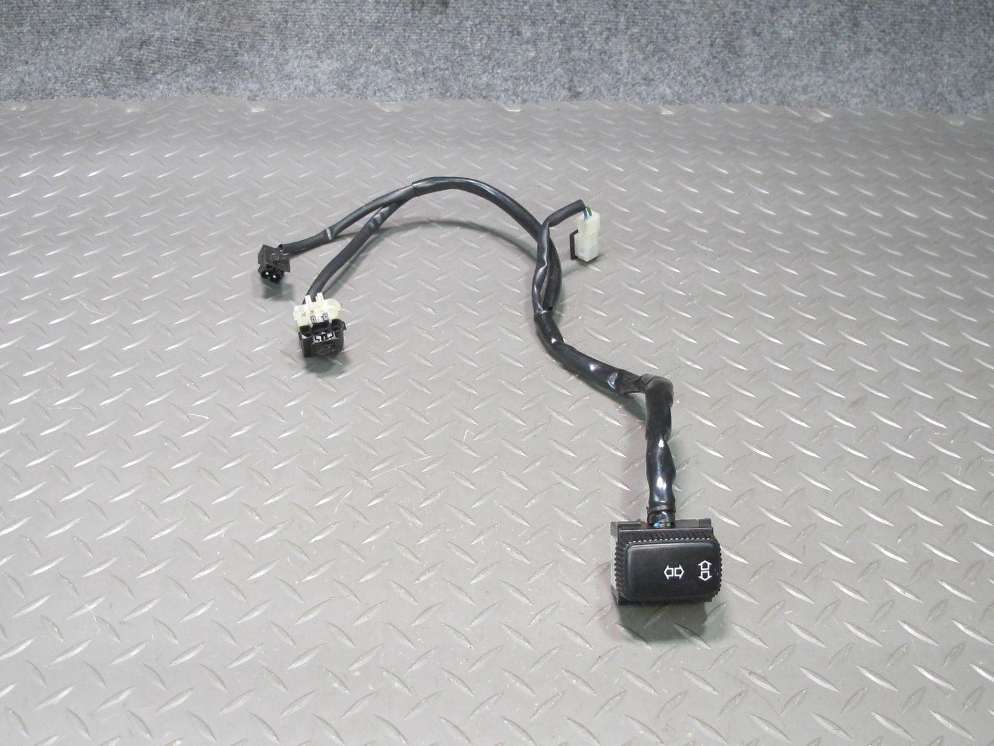 96-02 BMW E36/7 Z3 Roadster Left Seat Adjust Switch w Wire Harness 8410673 OEM