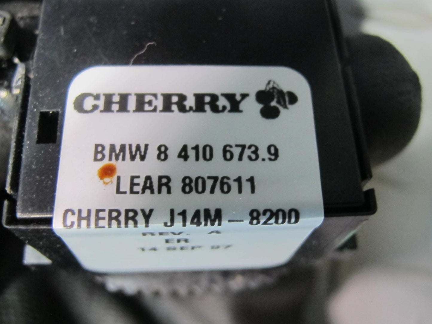 96-02 BMW E36/7 Z3 Roadster Left Seat Adjust Switch w Wire Harness 8410673 OEM