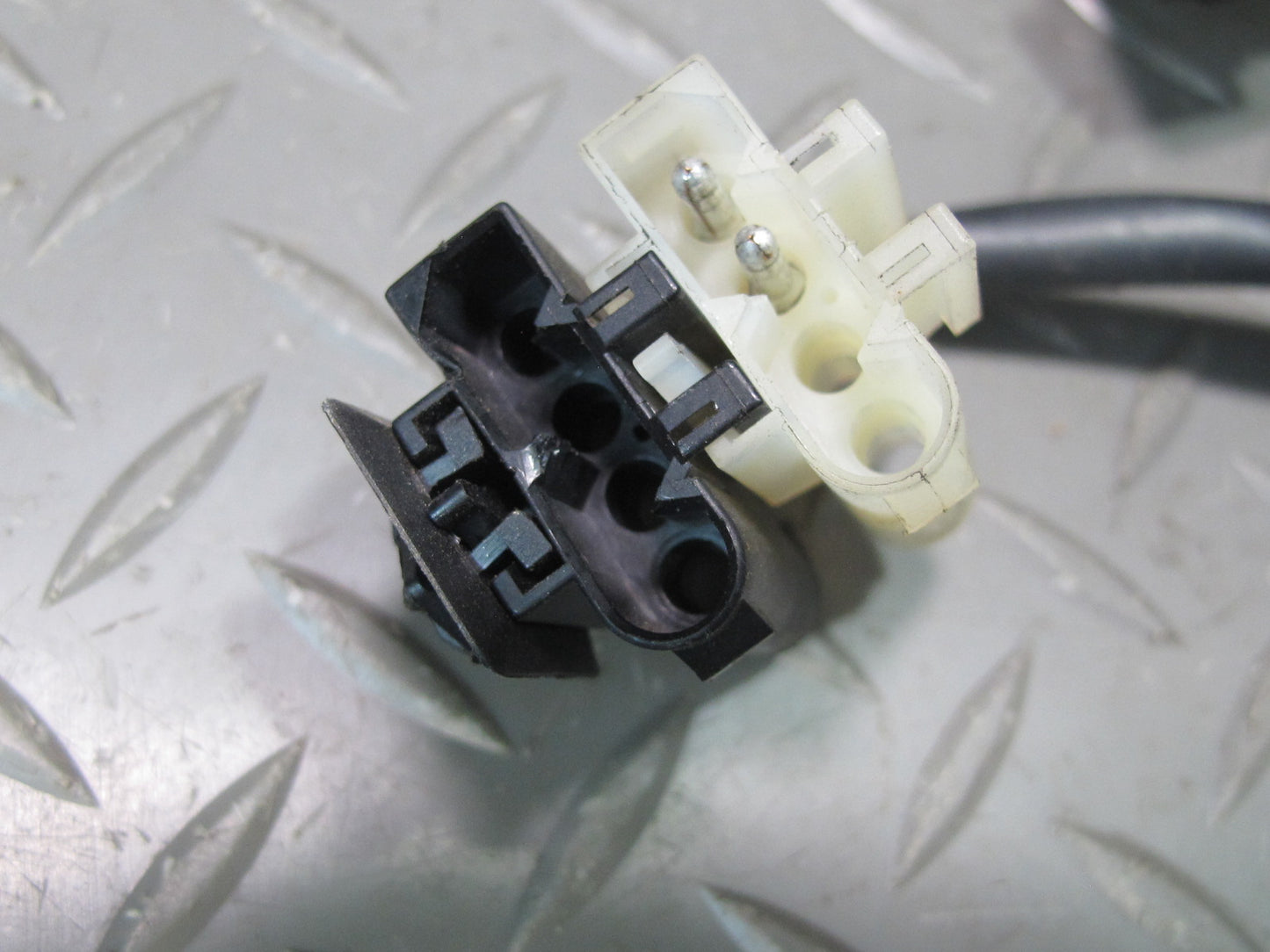 96-02 BMW E36/7 Z3 Roadster Left Seat Adjust Switch w Wire Harness 8410673 OEM