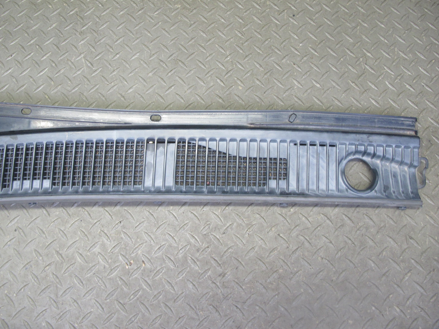 1998-2007 Lexus UZJ100L LX470 Front Windshield Left & Right Vent Cowl Seal Set