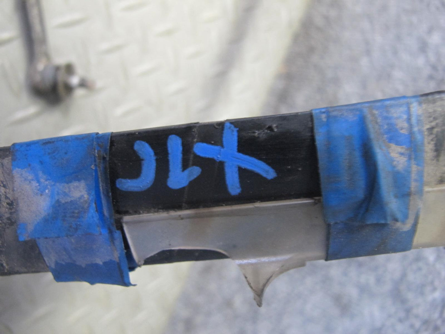 2003-2007 Lexus UZJ100L LX470 Frame Wire Wiring Harness w Height Level Sensors