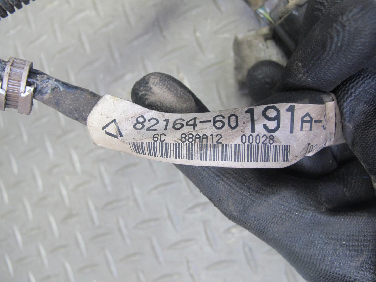 2003-2007 Lexus UZJ100L LX470 Frame Wire Wiring Harness w Height Level Sensors