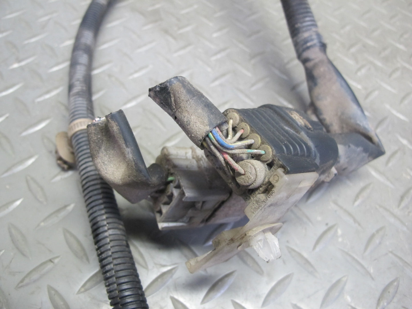 2003-2007 Lexus UZJ100L LX470 Frame Wire Wiring Harness w Height Level Sensors