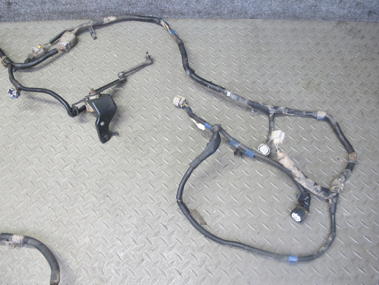 2003-2007 Lexus UZJ100L LX470 Frame Wire Wiring Harness w Height Level Sensors