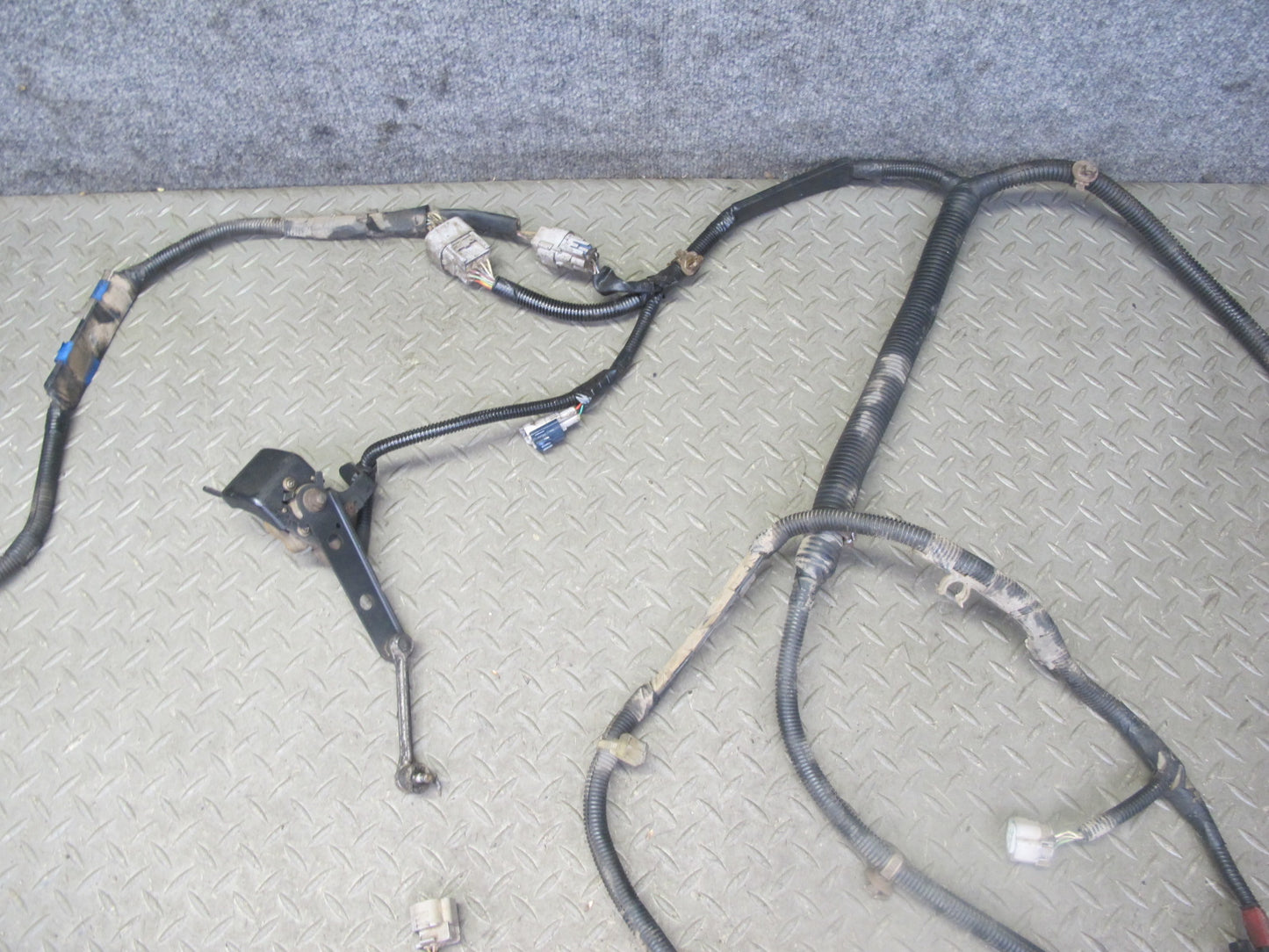 2003-2007 Lexus UZJ100L LX470 Frame Wire Wiring Harness w Height Level Sensors