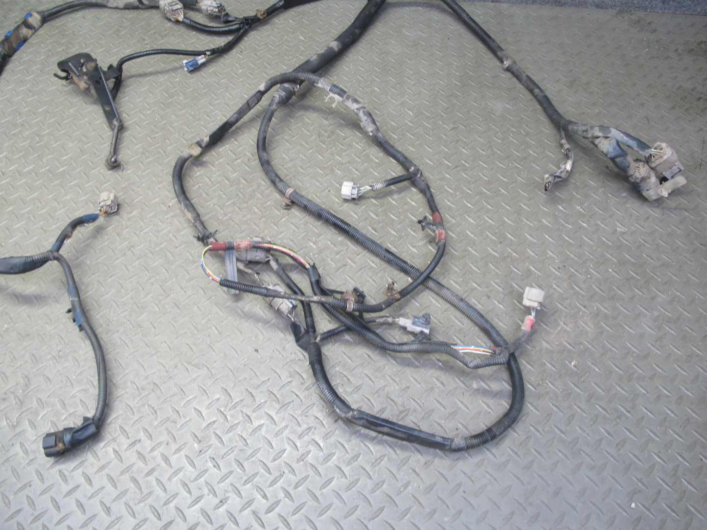 2003-2007 Lexus UZJ100L LX470 Frame Wire Wiring Harness w Height Level Sensors
