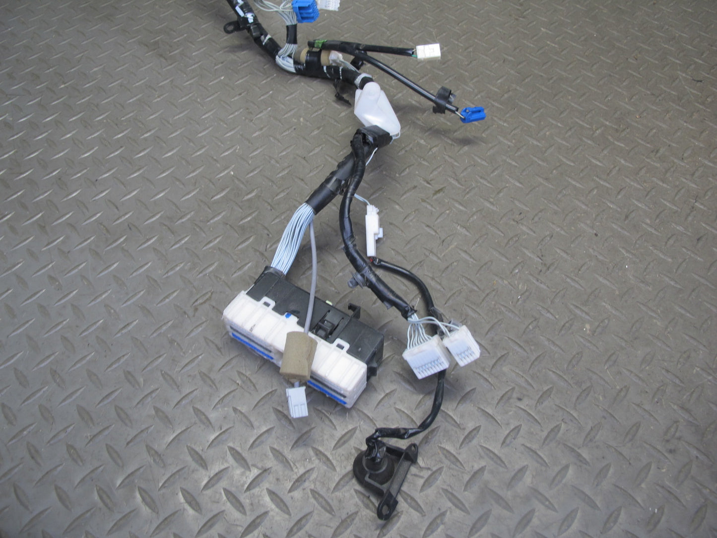 2006-2007 Lexus UZJ100L LX470 Under Dash Wire Wiring Harness 82792-60172