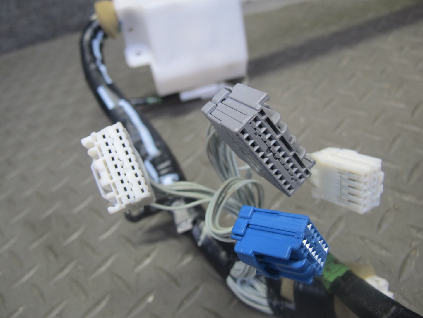 2006-2007 Lexus UZJ100L LX470 Under Dash Wire Wiring Harness 82792-60172