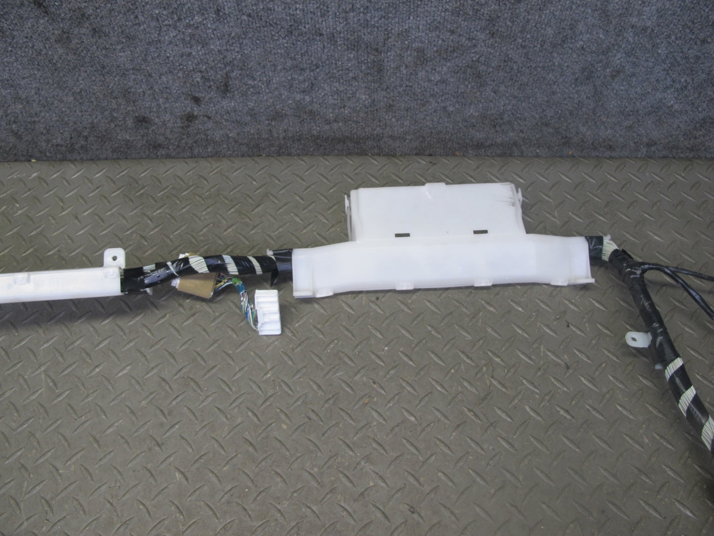 2006-2007 Lexus UZJ100L LX470 Under Dash Wire Wiring Harness 82792-60172