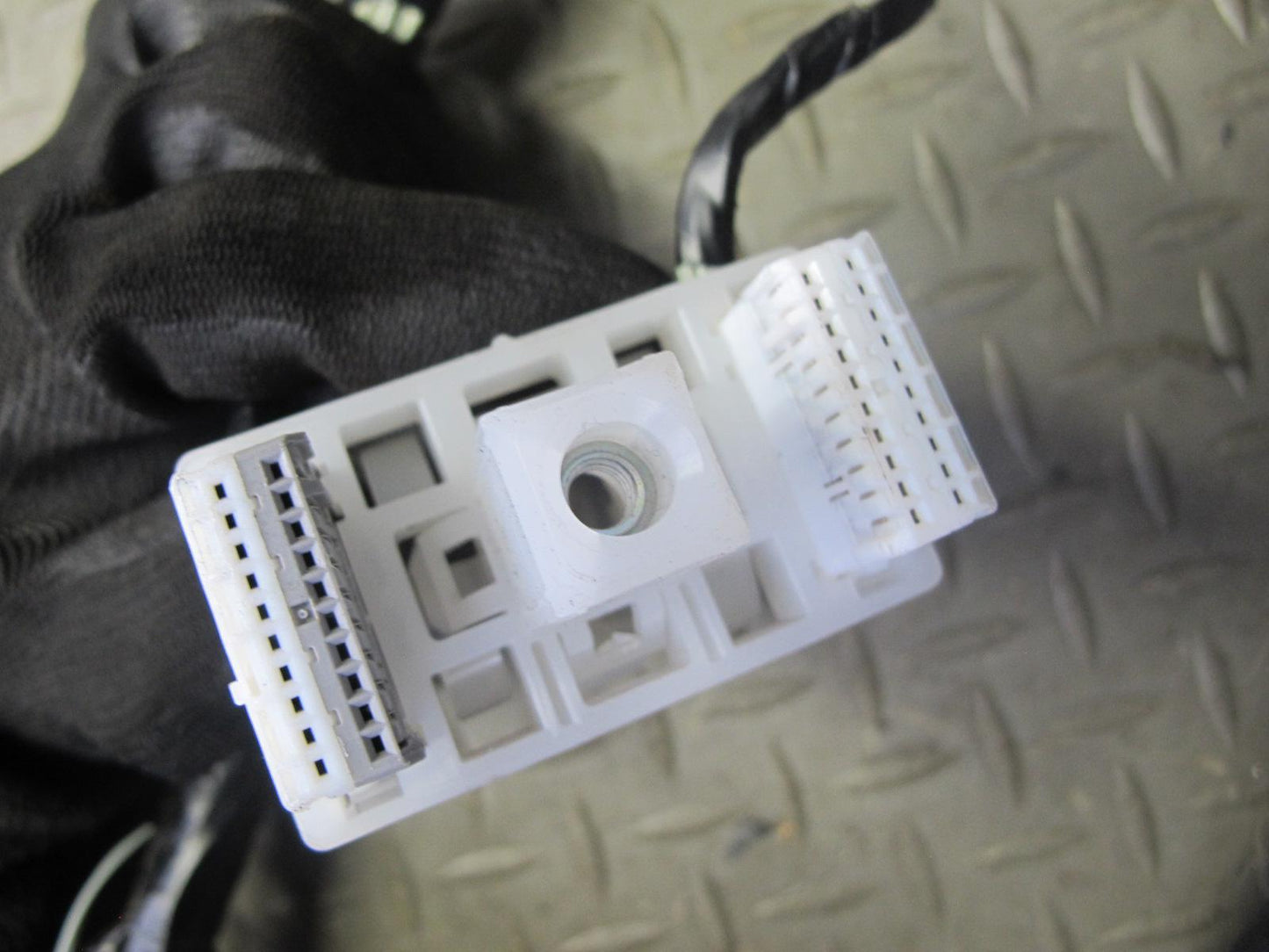 2006-2007 Lexus UZJ100L LX470 Under Dash Wire Wiring Harness 82792-60172