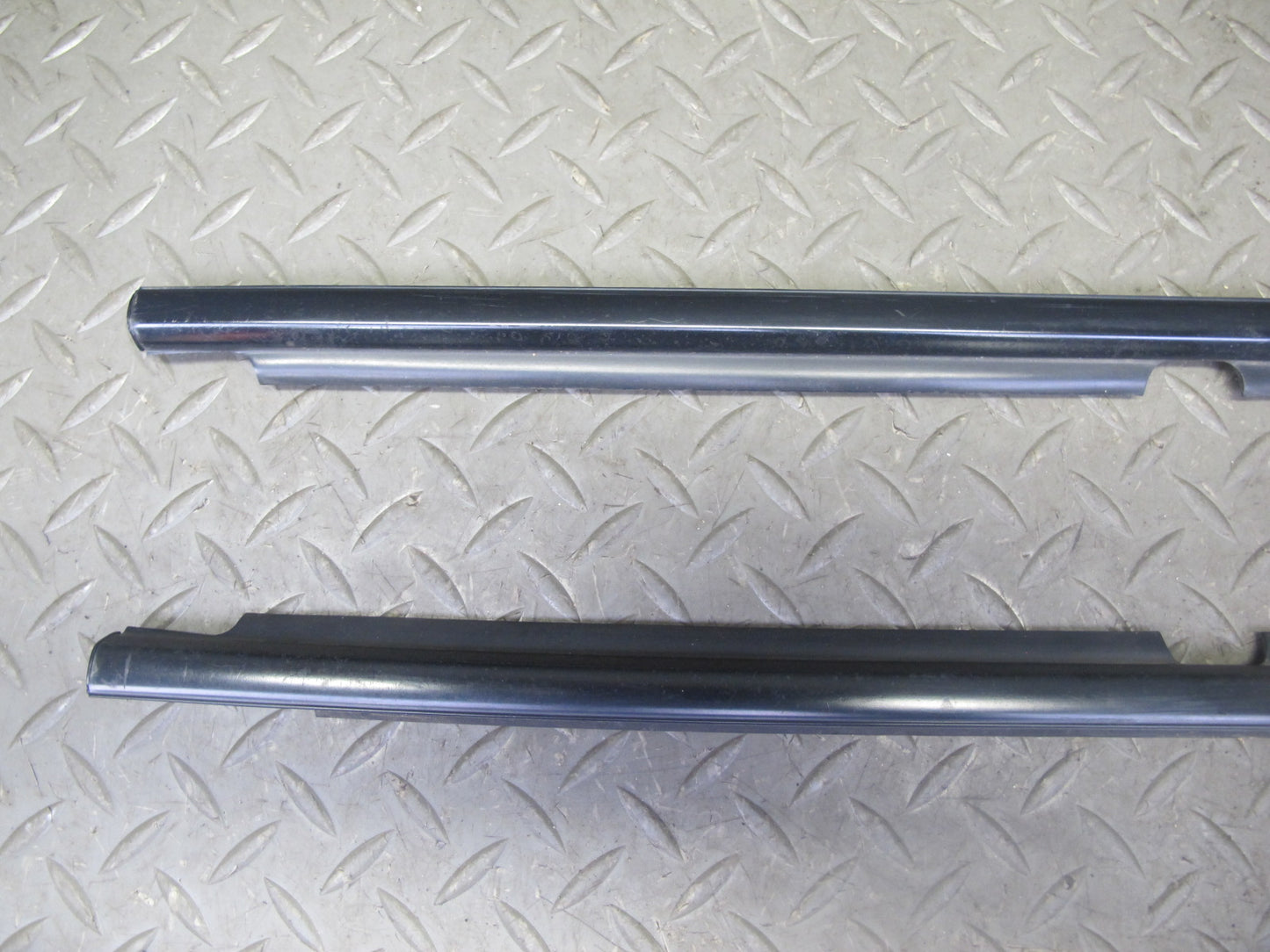 1998-2007 Lexus UZJ100L LX470 Door Window Weatherstrip Rubber Seal Molding Set