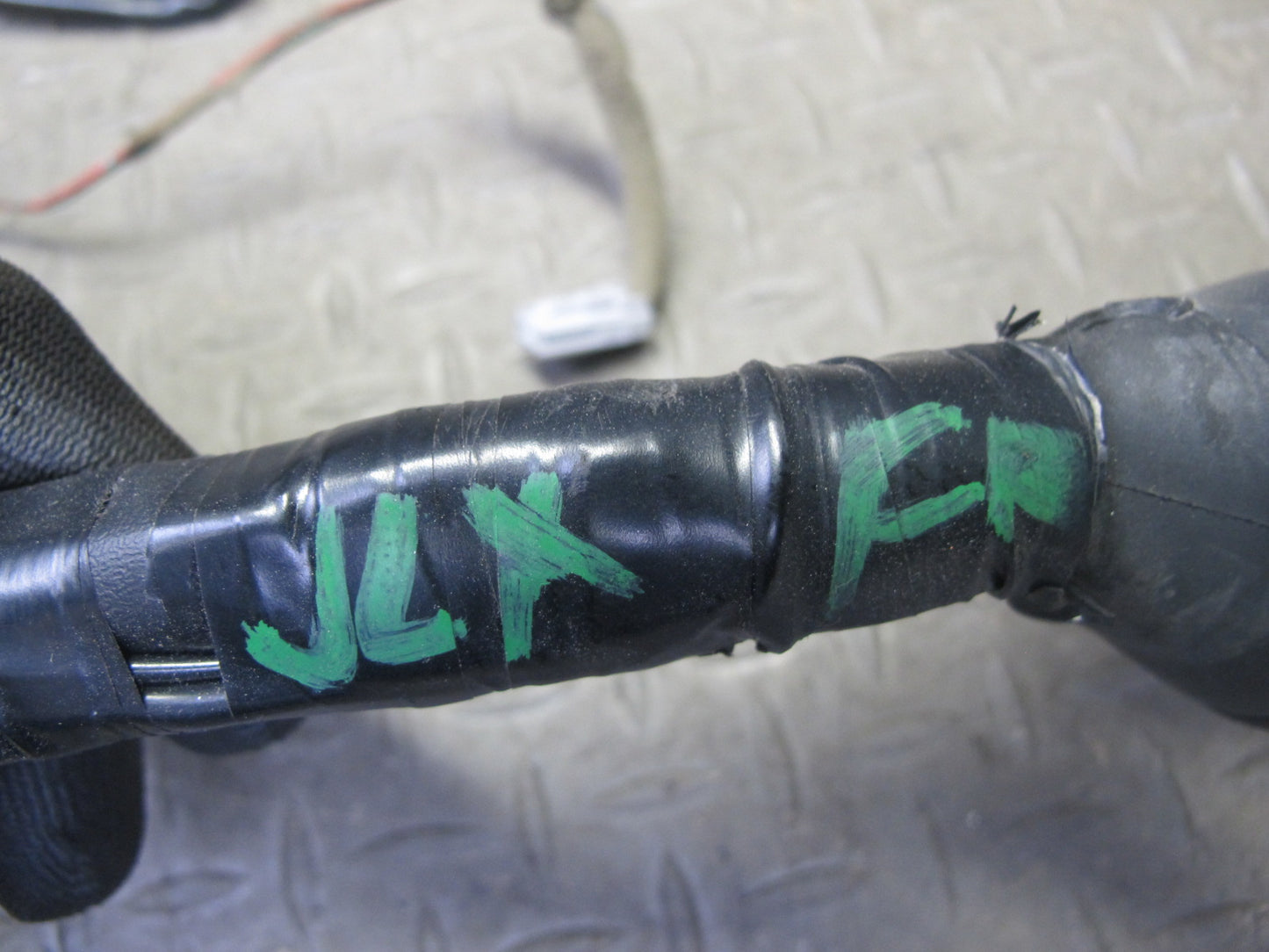 2006-2007 Lexus UZJ100L LX470 Front Right Door Wire Wiring Harness 82151-60570