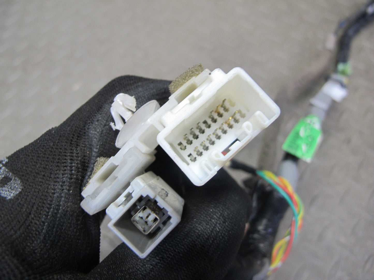 2006-2007 Lexus UZJ100L LX470 Front Right Door Wire Wiring Harness 82151-60570