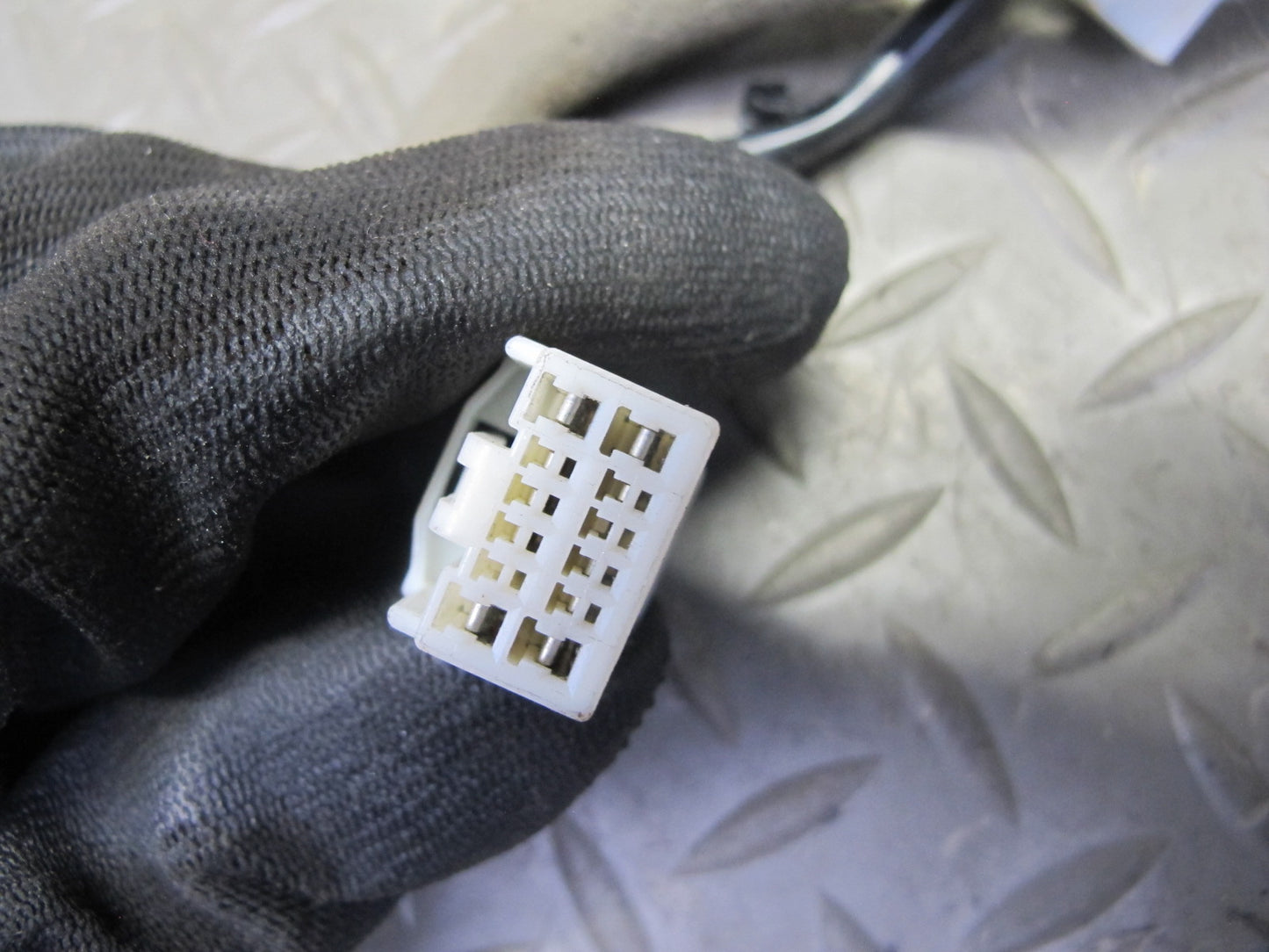 2006-2007 Lexus UZJ100L LX470 Front Right Door Wire Wiring Harness 82151-60570