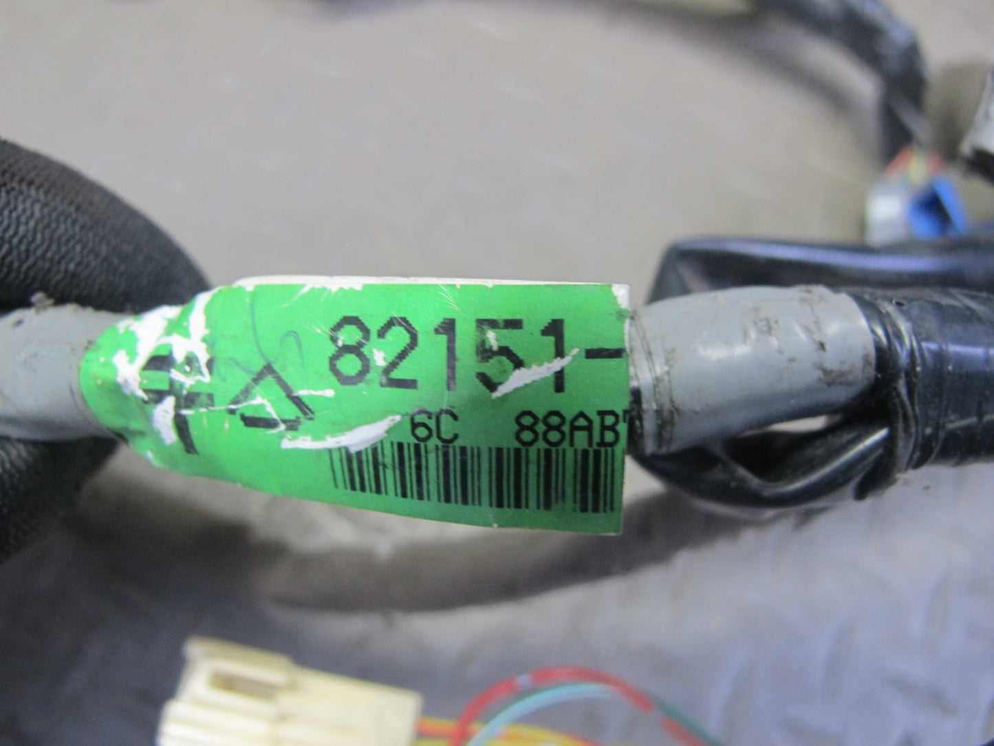 2006-2007 Lexus UZJ100L LX470 Front Right Door Wire Wiring Harness 82151-60570